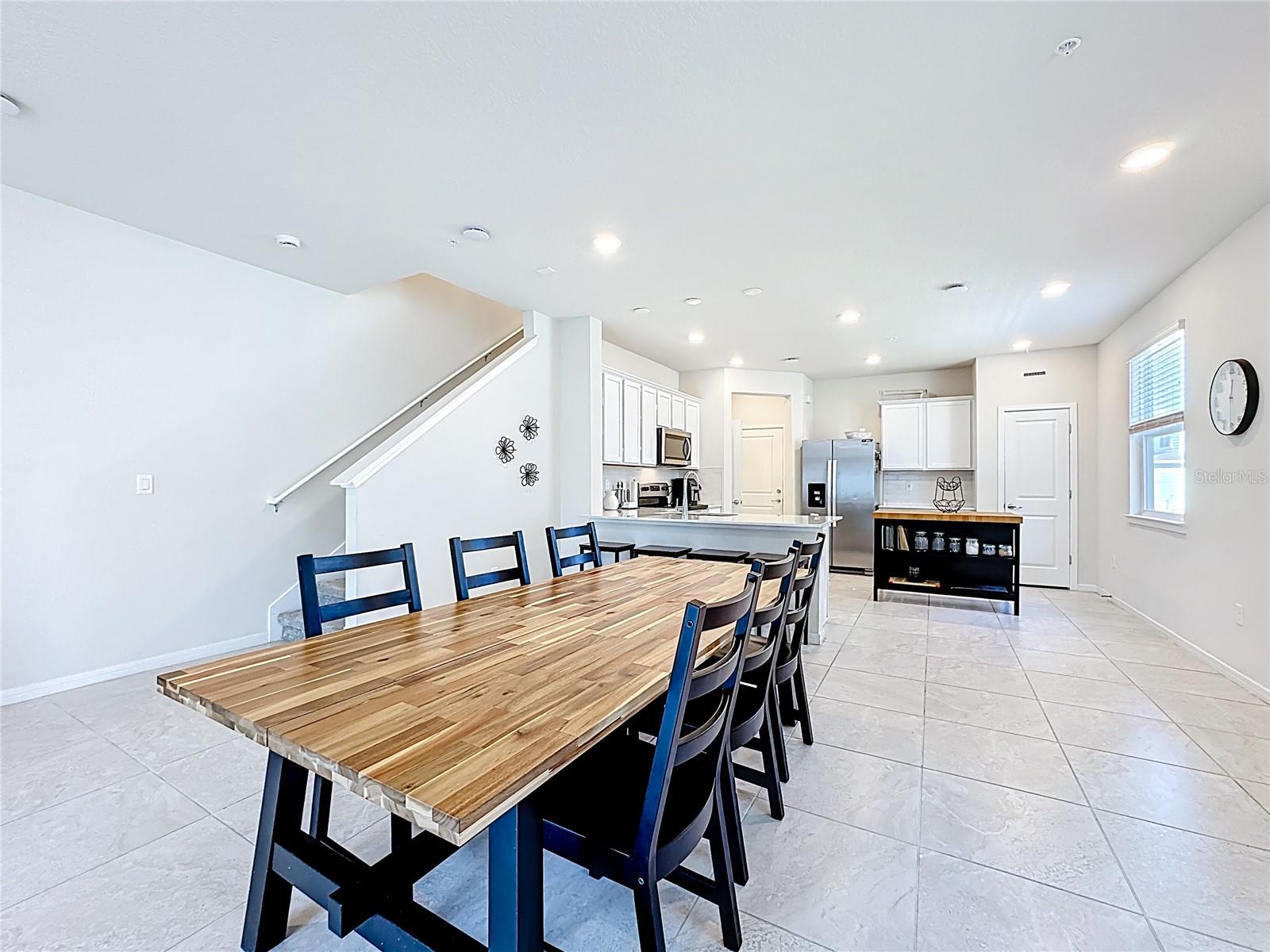 GRAYSON SQUARE - Residential