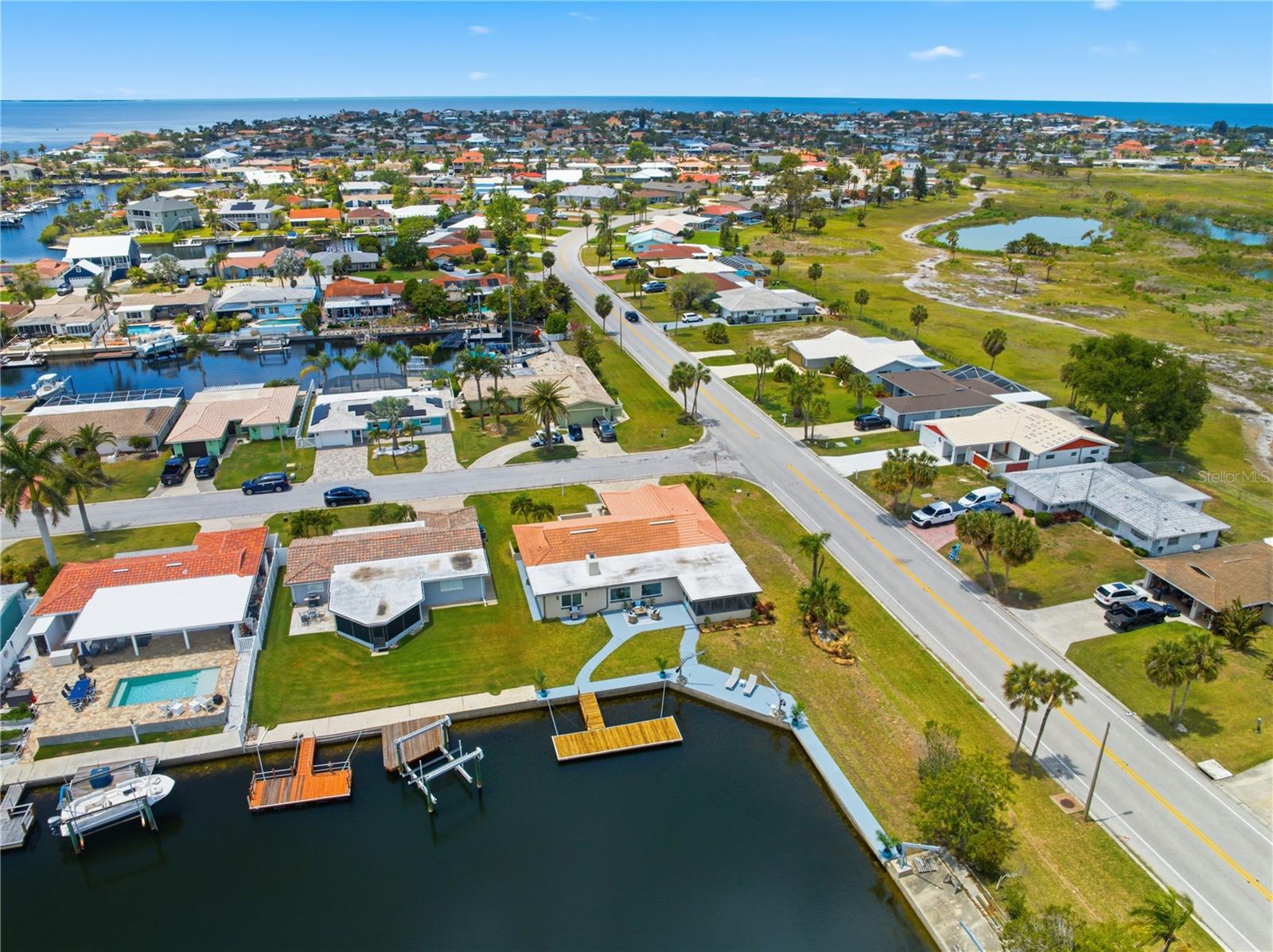 FLOR A MAR - Residential
