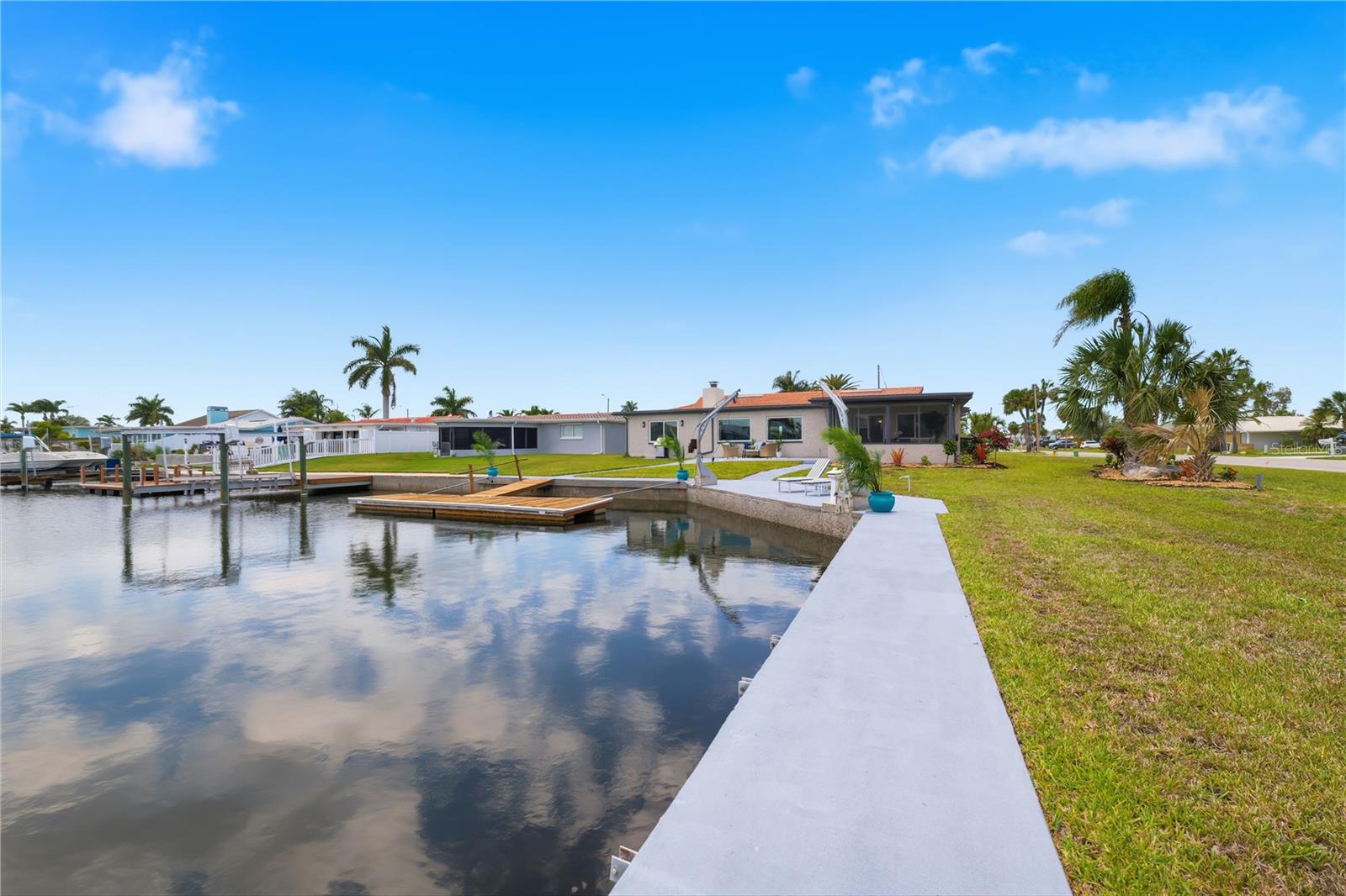 FLOR A MAR - Residential