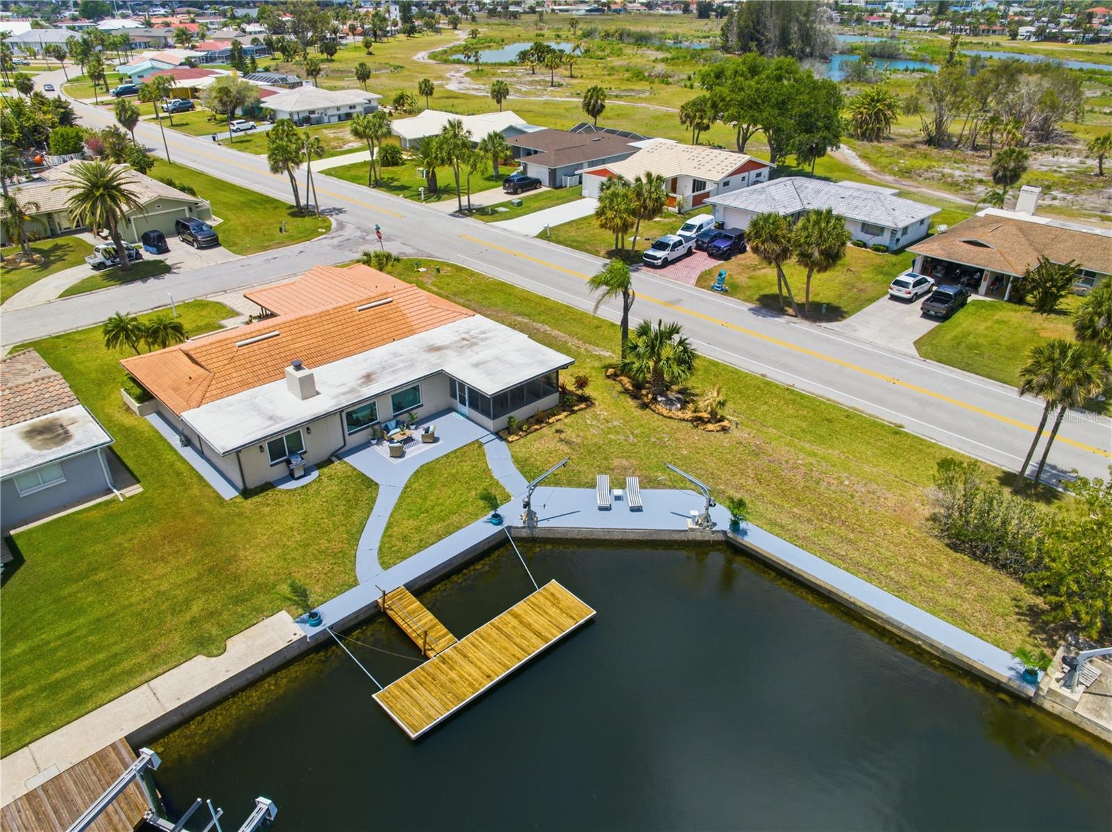 FLOR A MAR - Residential