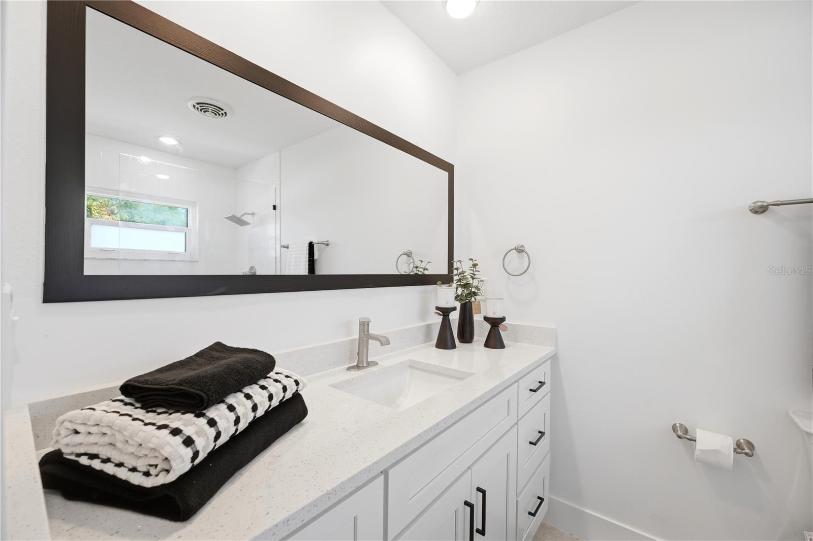 FLOR A MAR - Residential