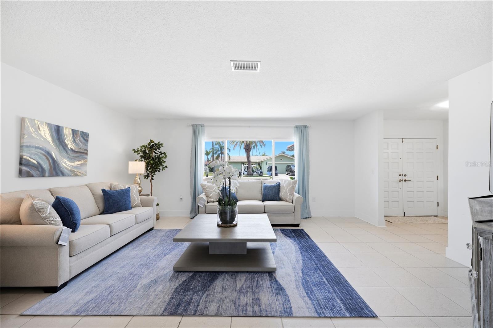 FLOR A MAR - Residential