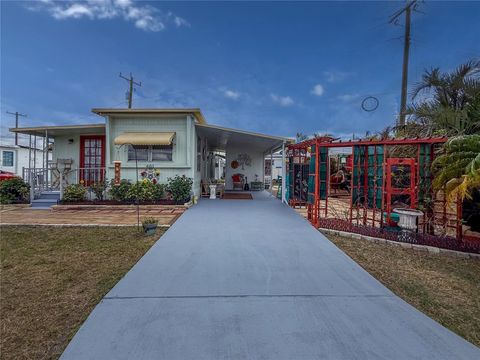 A home in ELLENTON