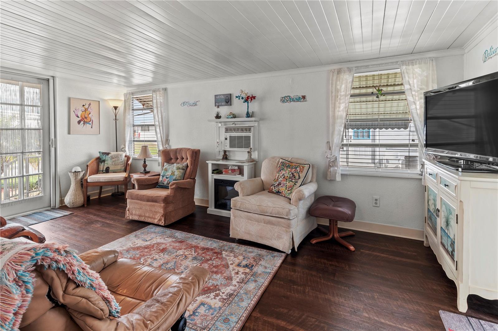 DE SOTO COMMUNITY UNIT ONE - Residential