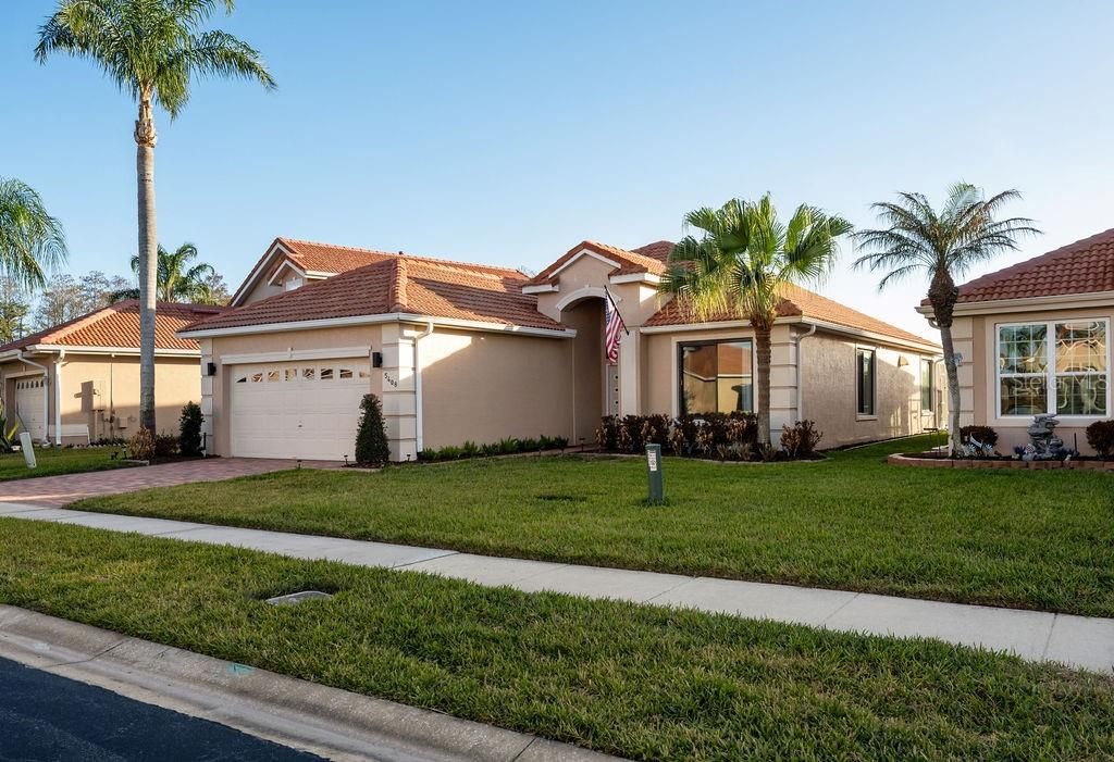 Photo of 5408 Shingle Creek Drive, Orlando, FL 32821 (MLS # O6385019)