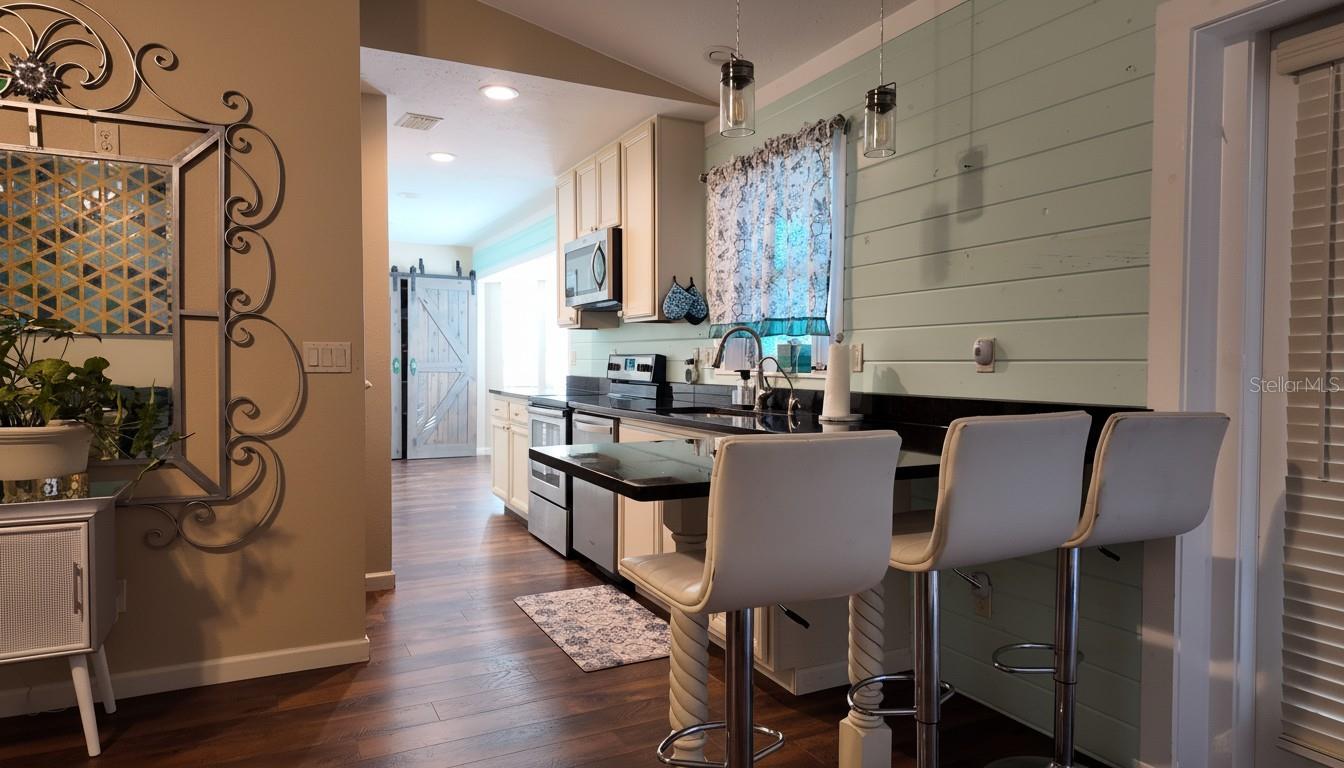 SOUTH VENICE - Residential Lease