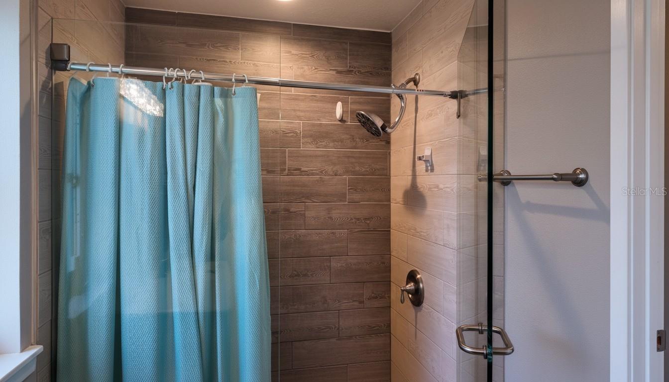 SOUTH VENICE - Residential Lease