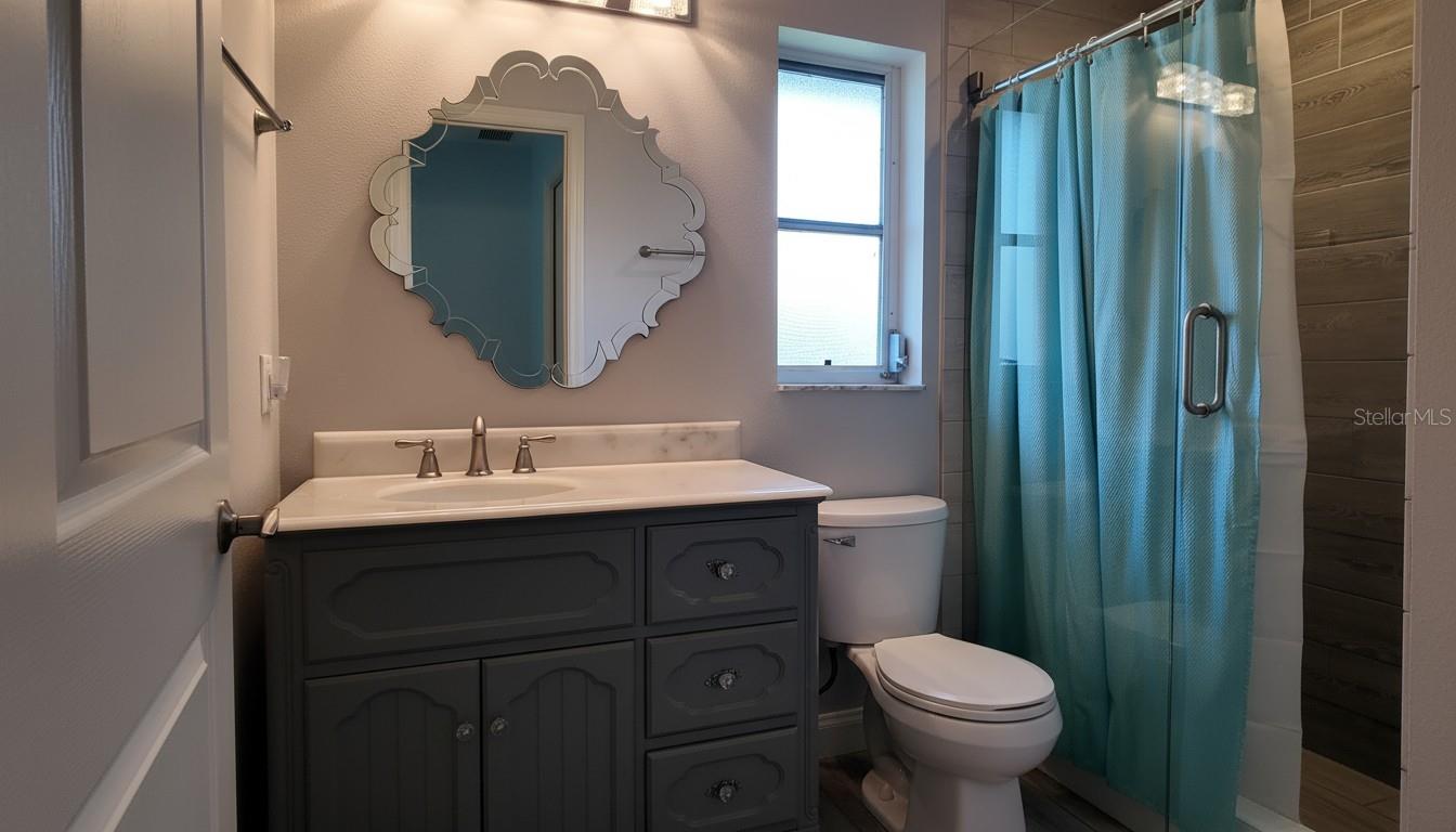 SOUTH VENICE - Residential Lease