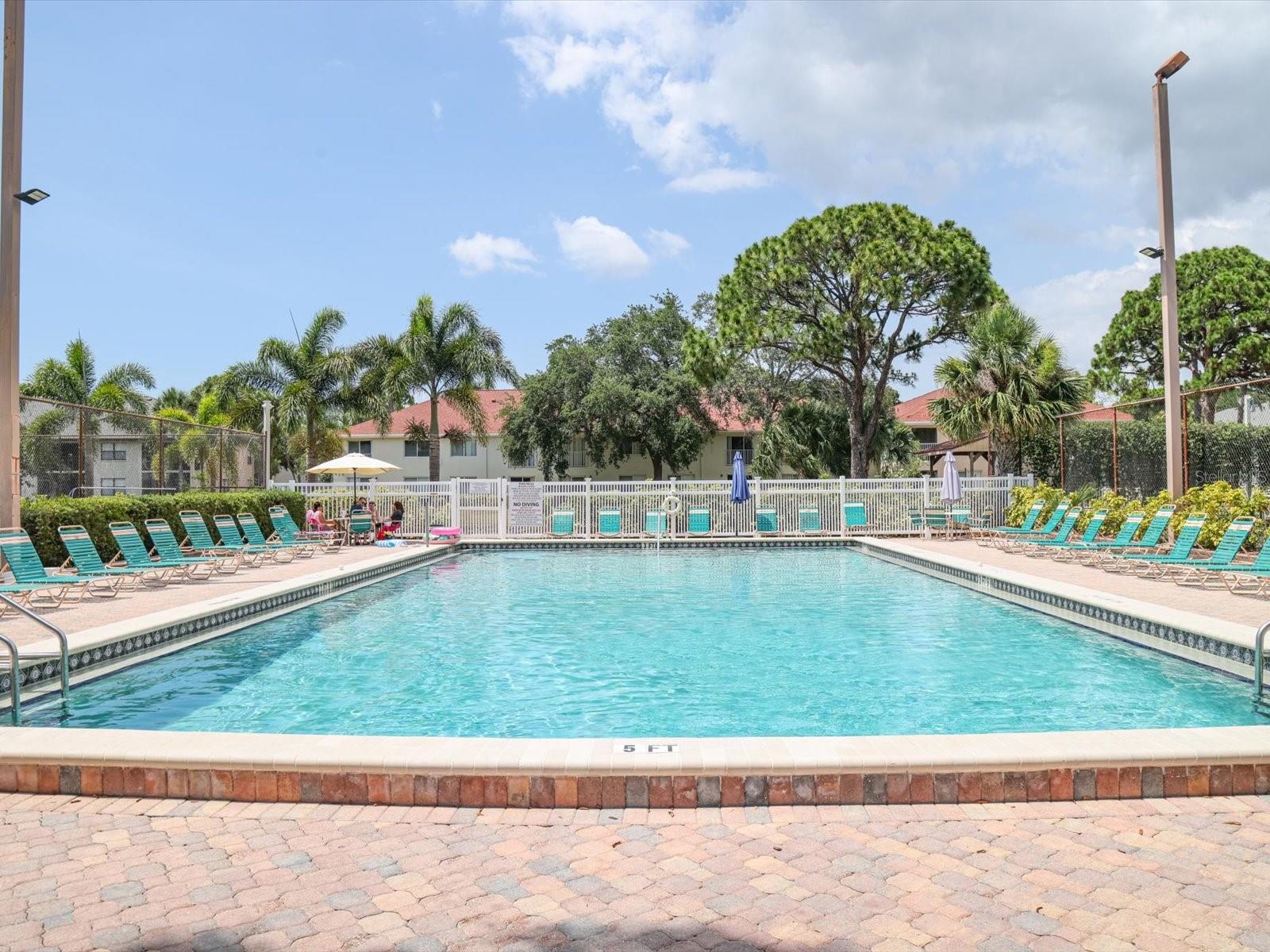 SHOREWALK BATH & TENNIS CLB 7&8 - Residential