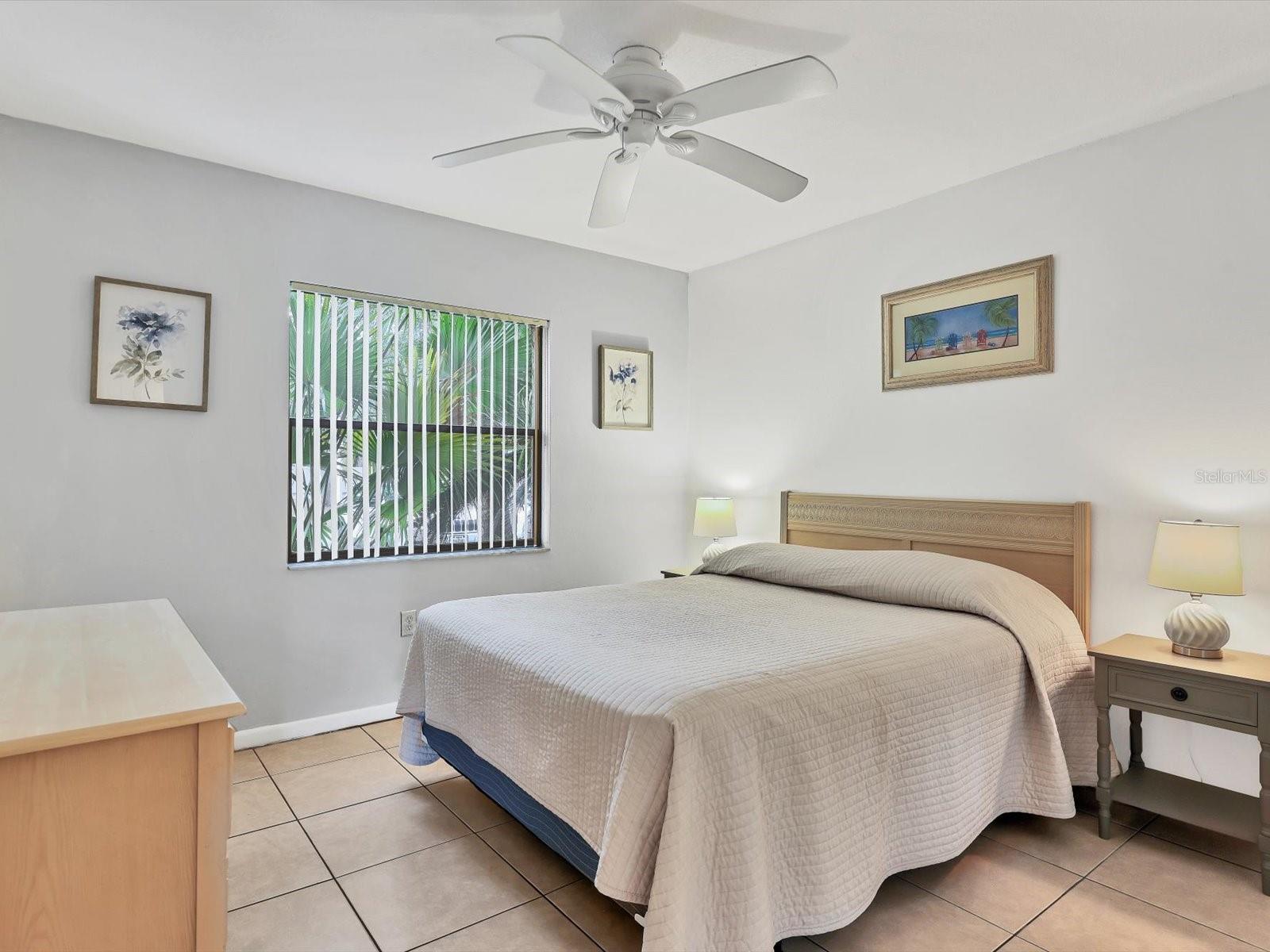 SHOREWALK BATH & TENNIS CLB 7&8 - Residential