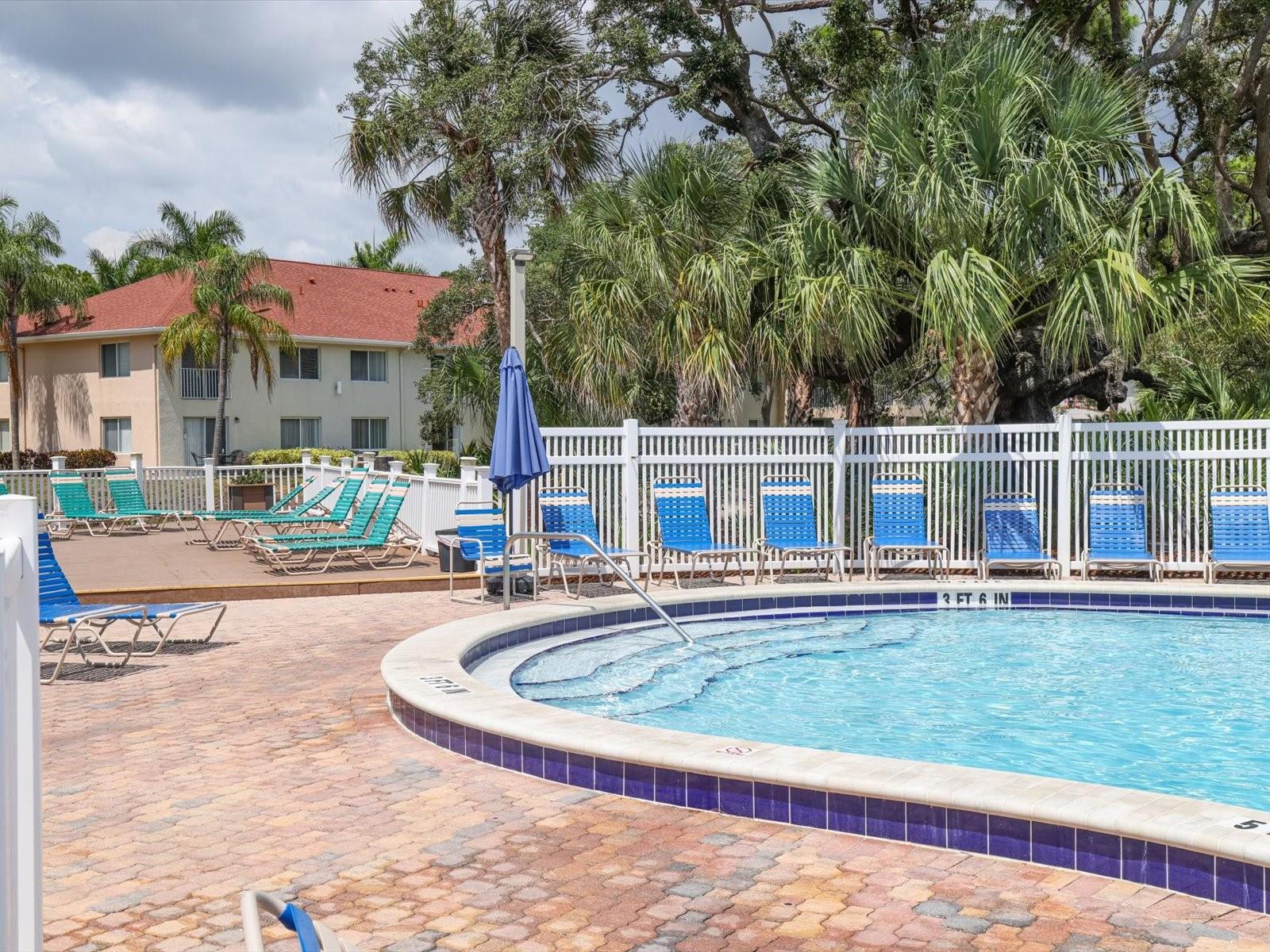 SHOREWALK BATH & TENNIS CLB 7&8 - Residential