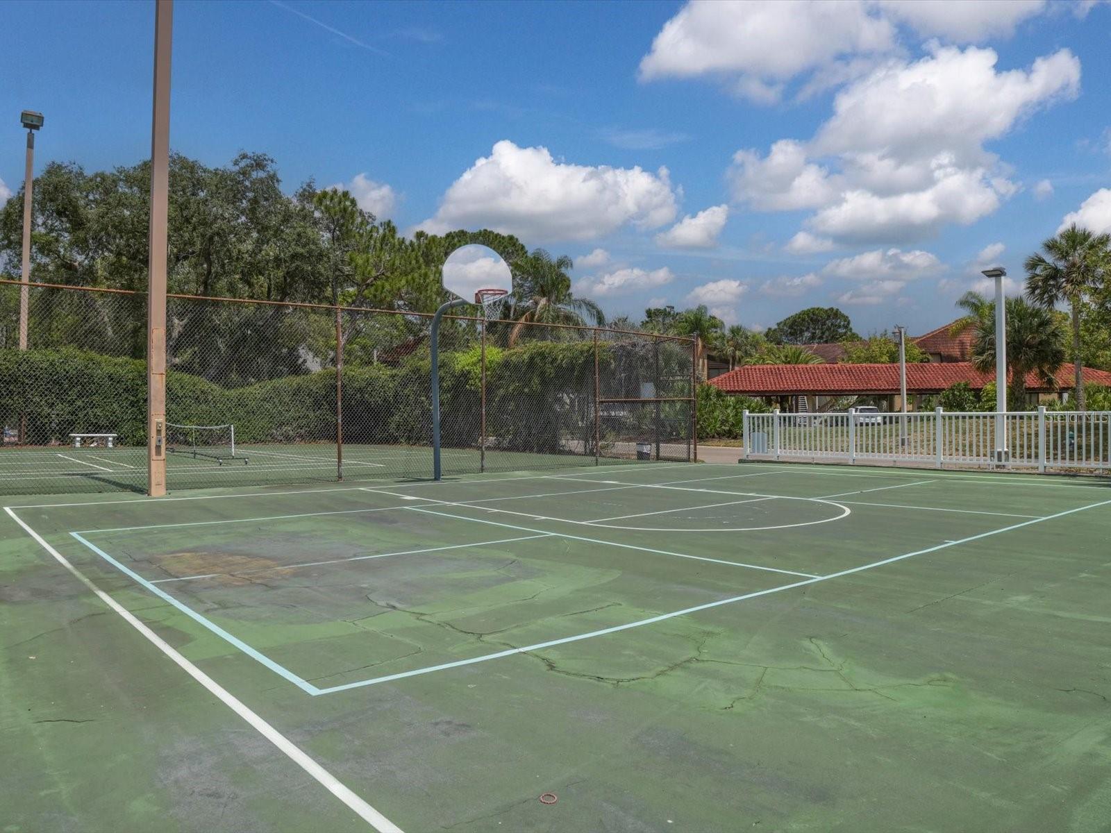 SHOREWALK BATH & TENNIS CLB 7&8 - Residential