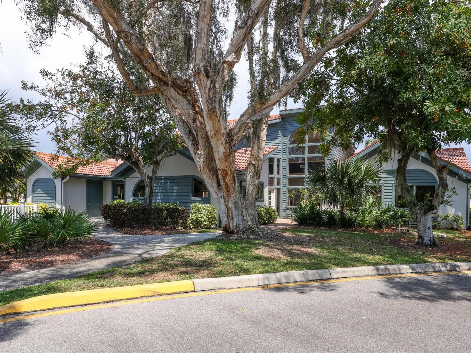 SHOREWALK BATH & TENNIS CLB 7&8 - Residential