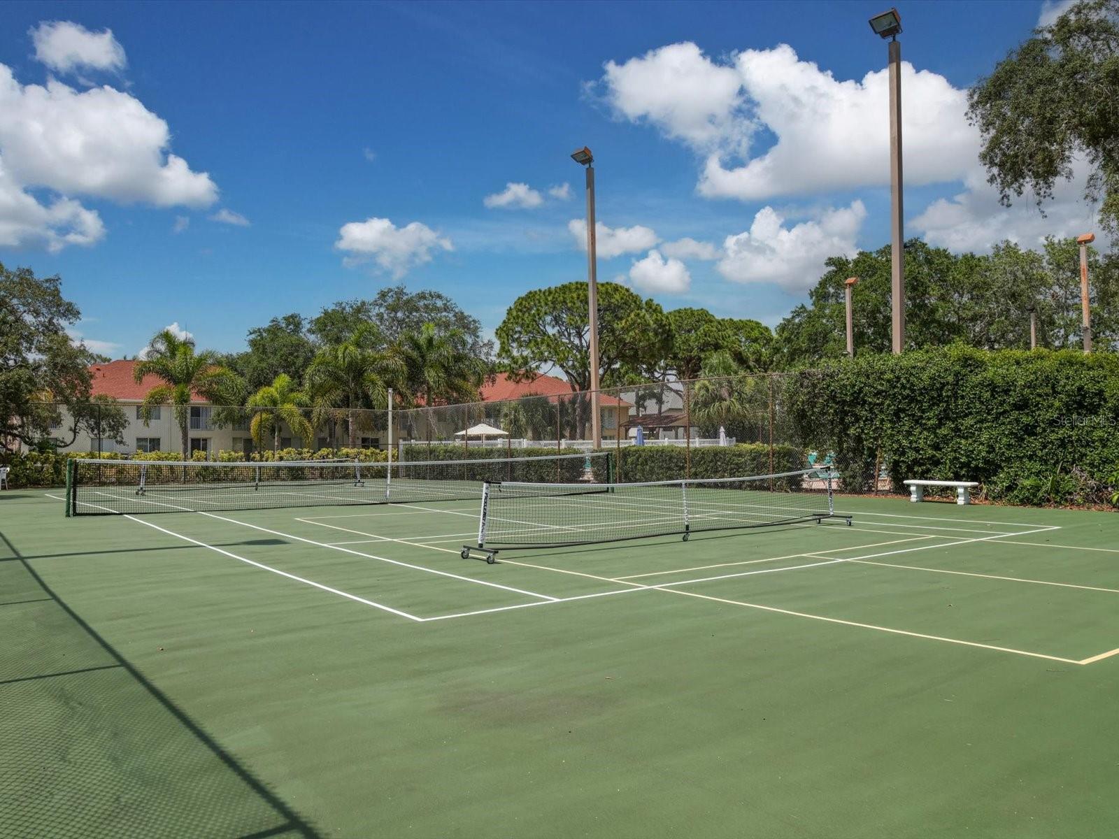 SHOREWALK BATH & TENNIS CLB 7&8 - Residential