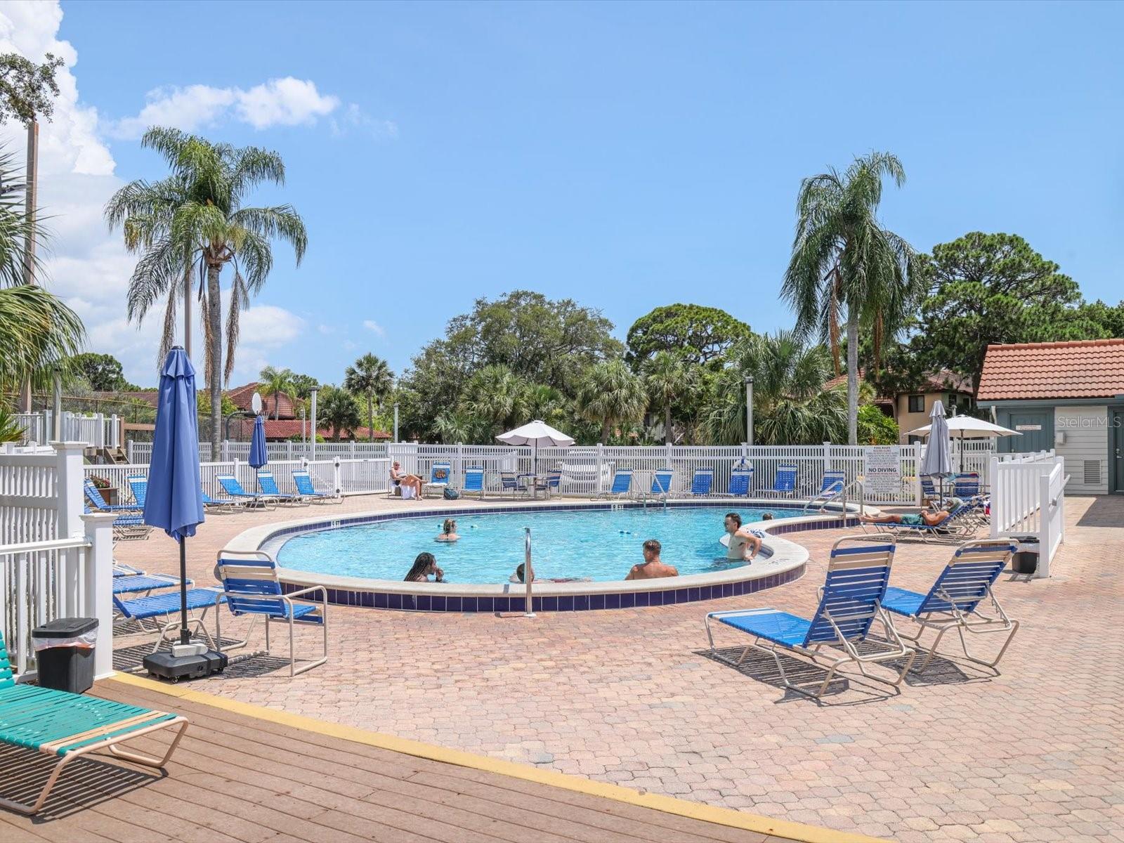 SHOREWALK BATH & TENNIS CLB 7&8 - Residential