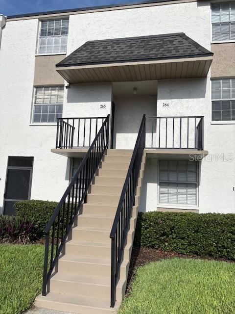 Great location located on HWY 60/ Brandon Blvd .Walking distance to food shopping, Mall, Hospital, CVS, and a wide variety of Restaurants. 5 minutes to interstate 75.
