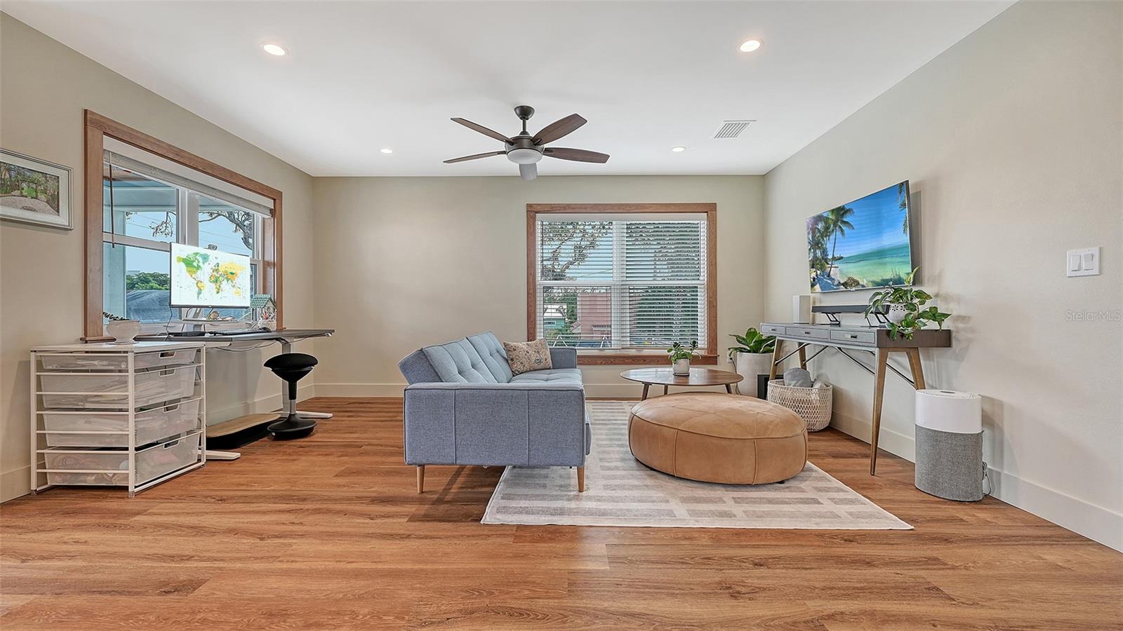 LAUREL PARK - Residential