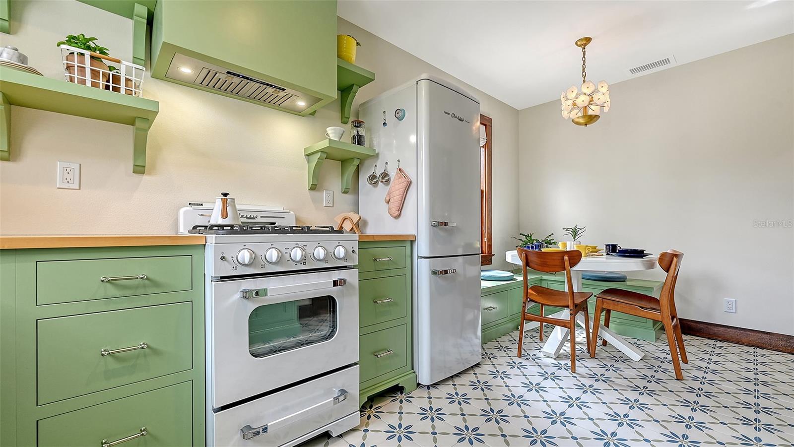 LAUREL PARK - Residential