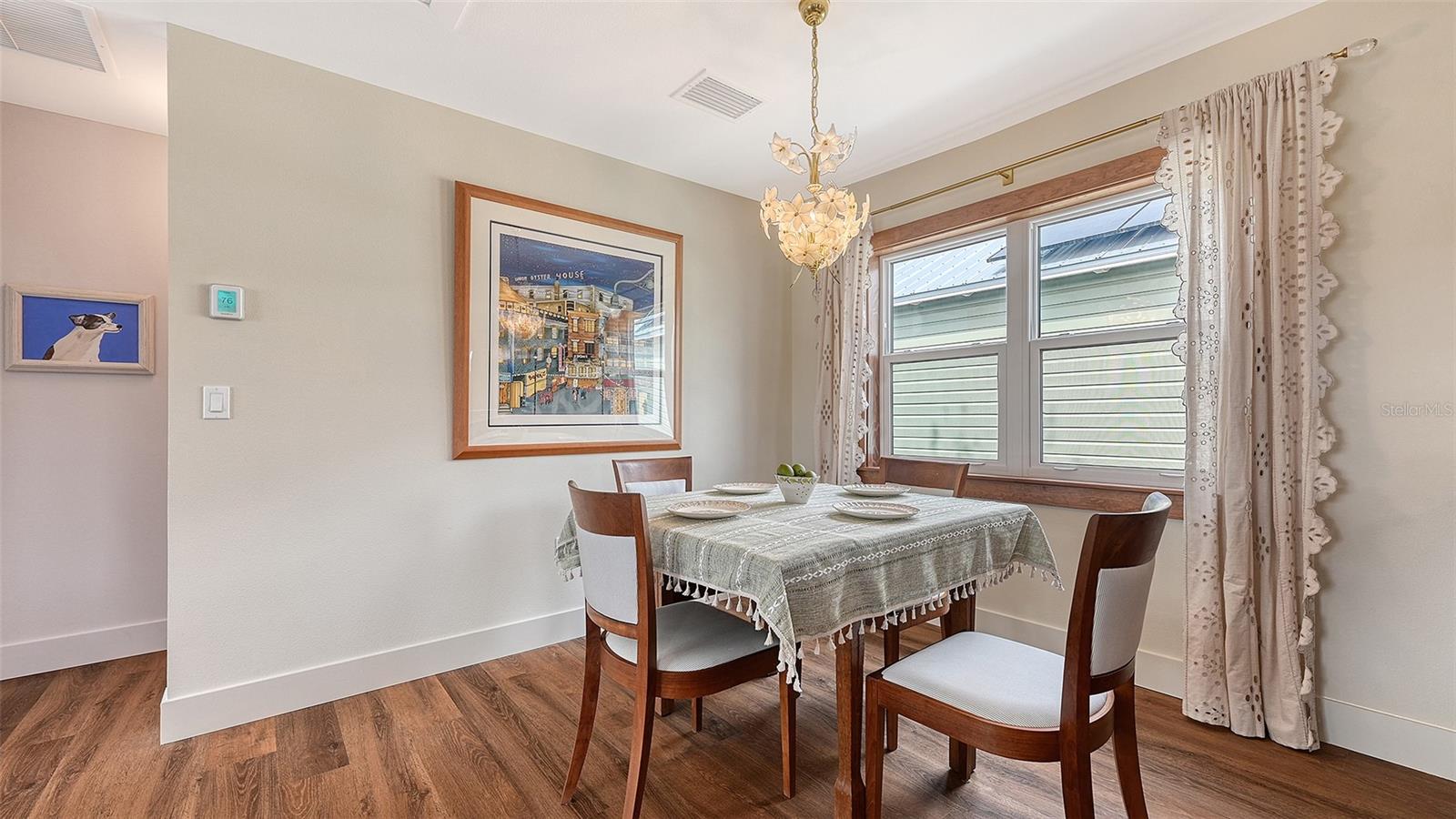 LAUREL PARK - Residential