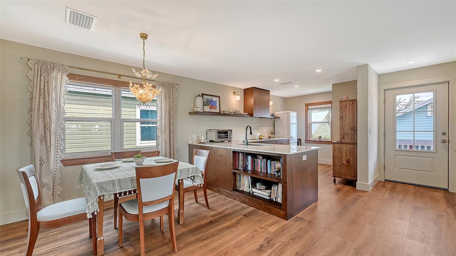 LAUREL PARK - Residential