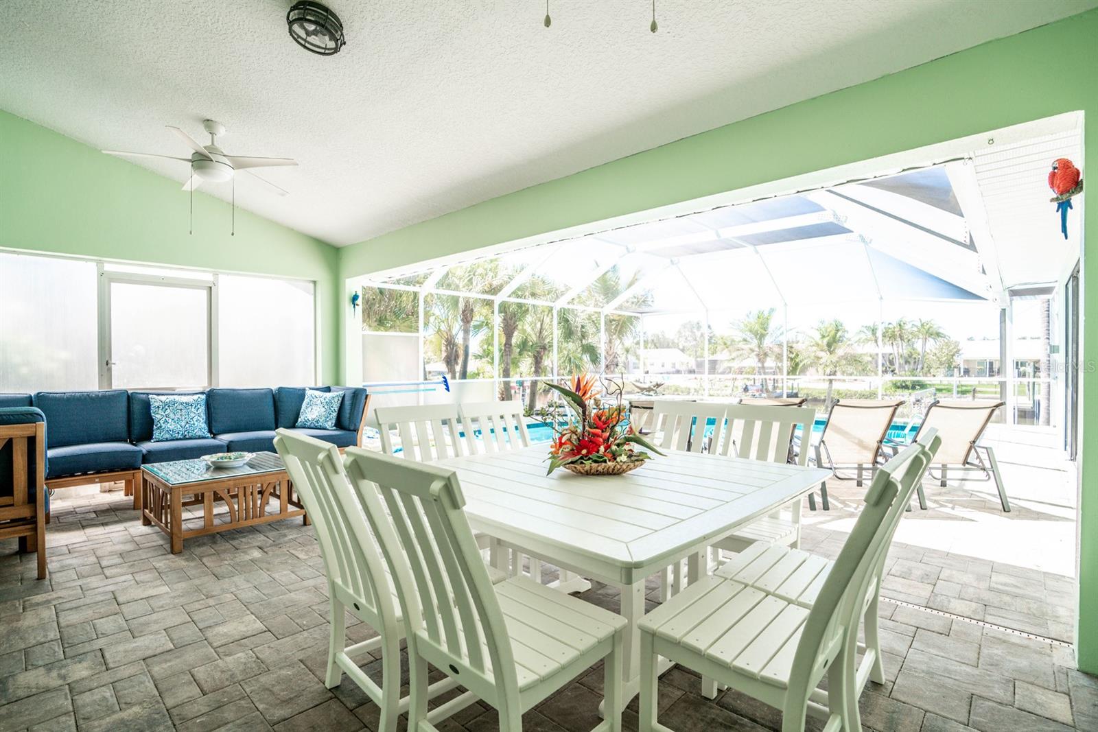 APOLLO BEACH UNIT SIX - Residential