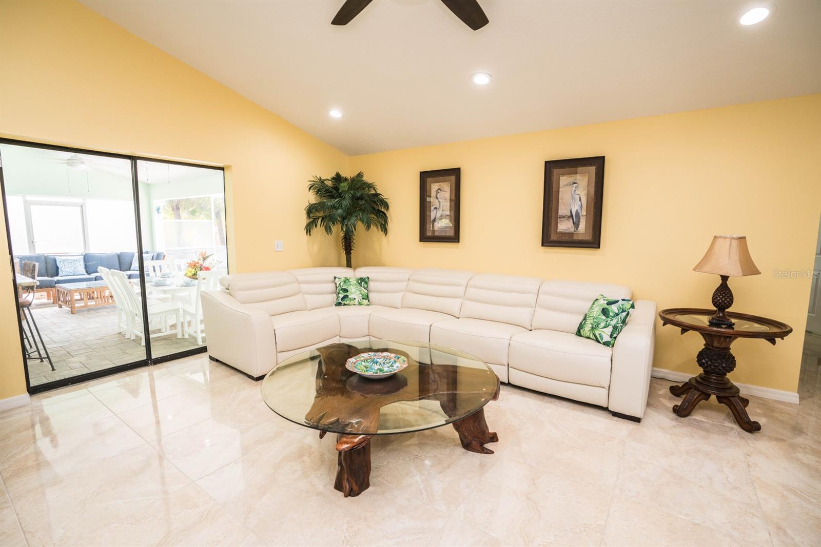 APOLLO BEACH UNIT SIX - Residential