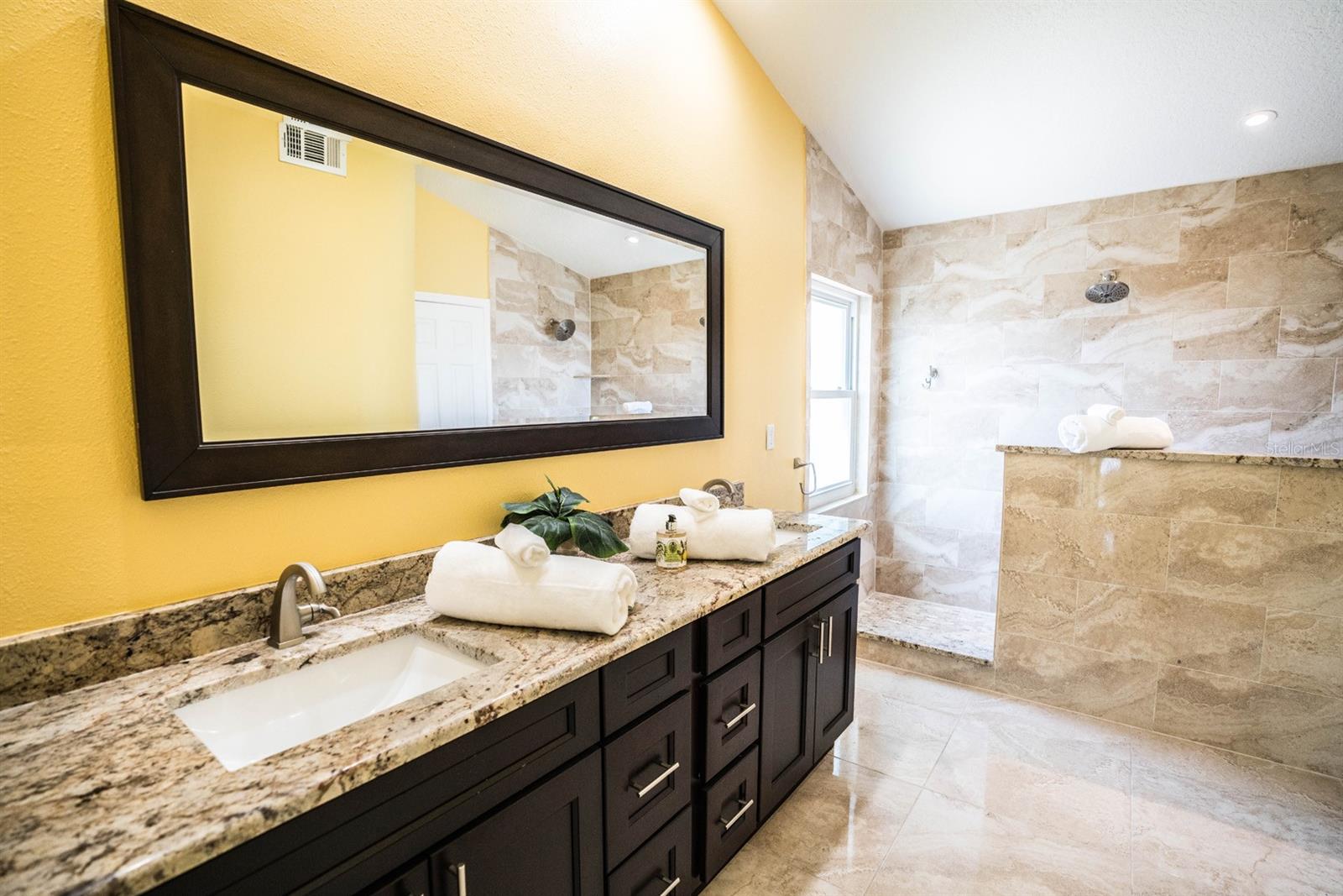 APOLLO BEACH UNIT SIX - Residential