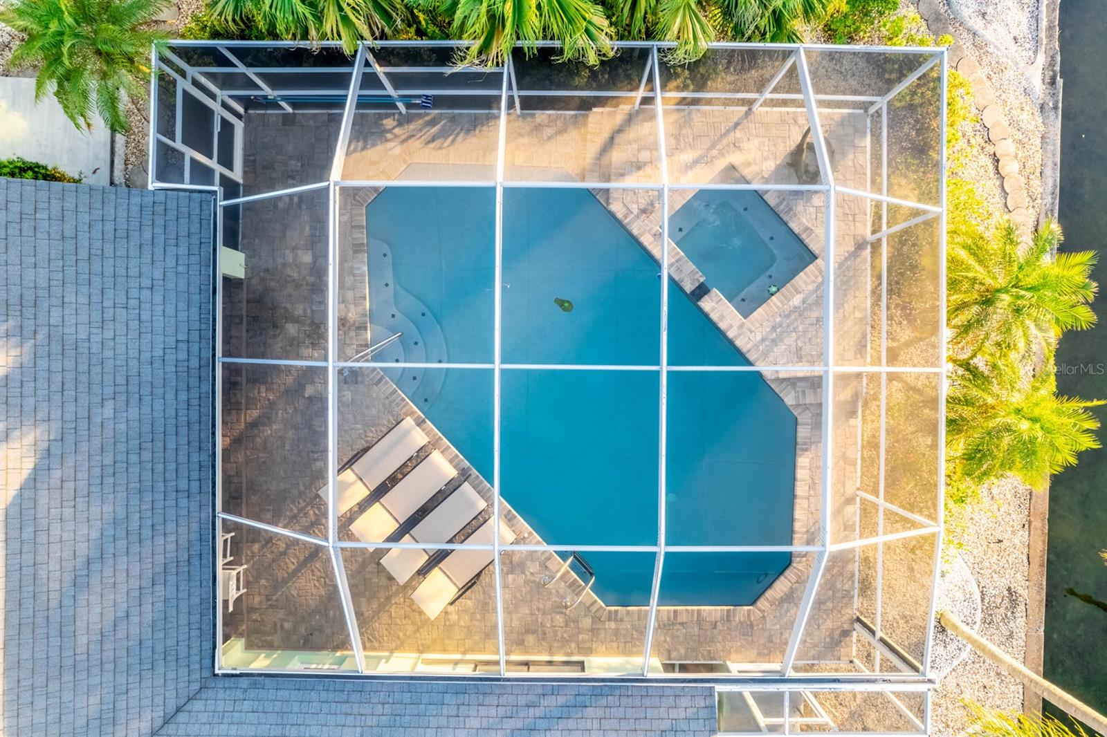 APOLLO BEACH UNIT SIX - Residential