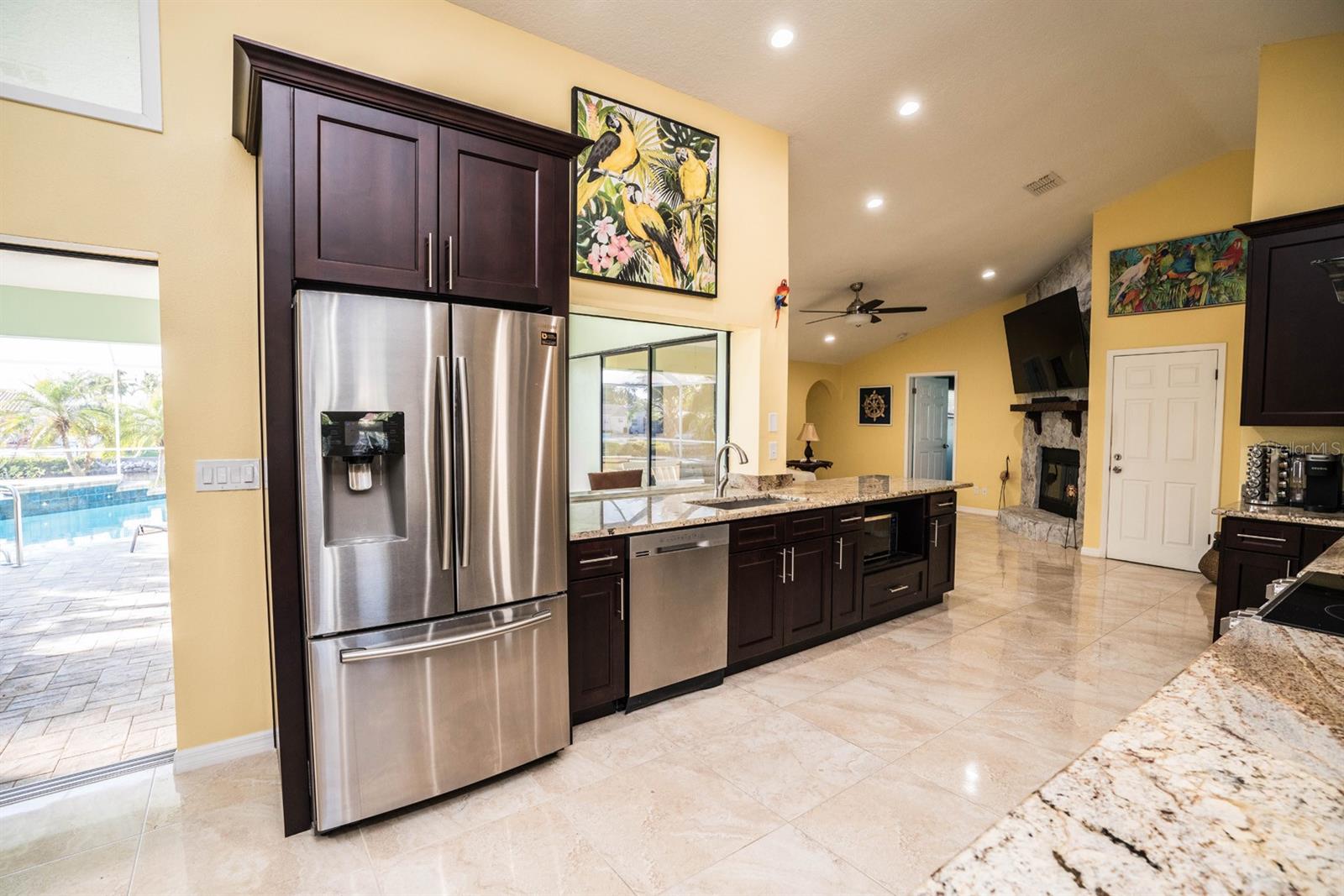 APOLLO BEACH UNIT SIX - Residential