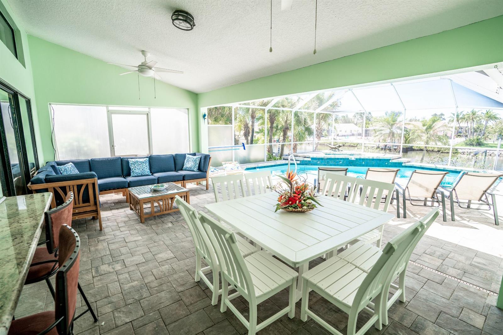 APOLLO BEACH UNIT SIX - Residential