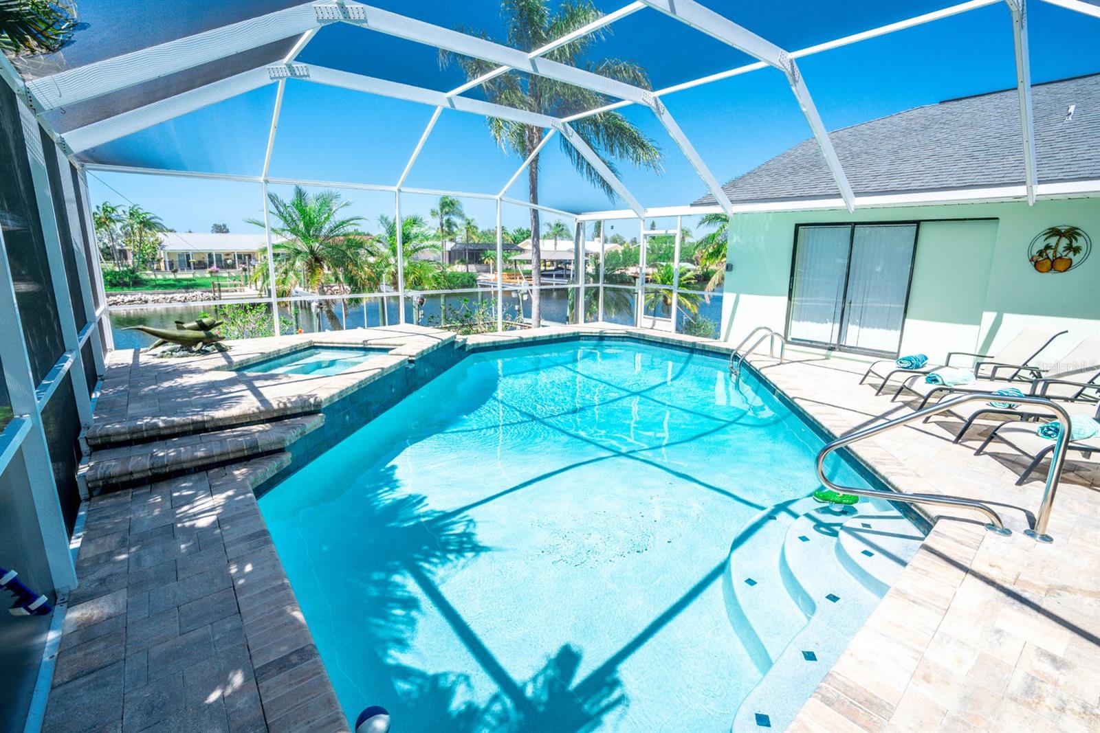 APOLLO BEACH UNIT SIX - Residential