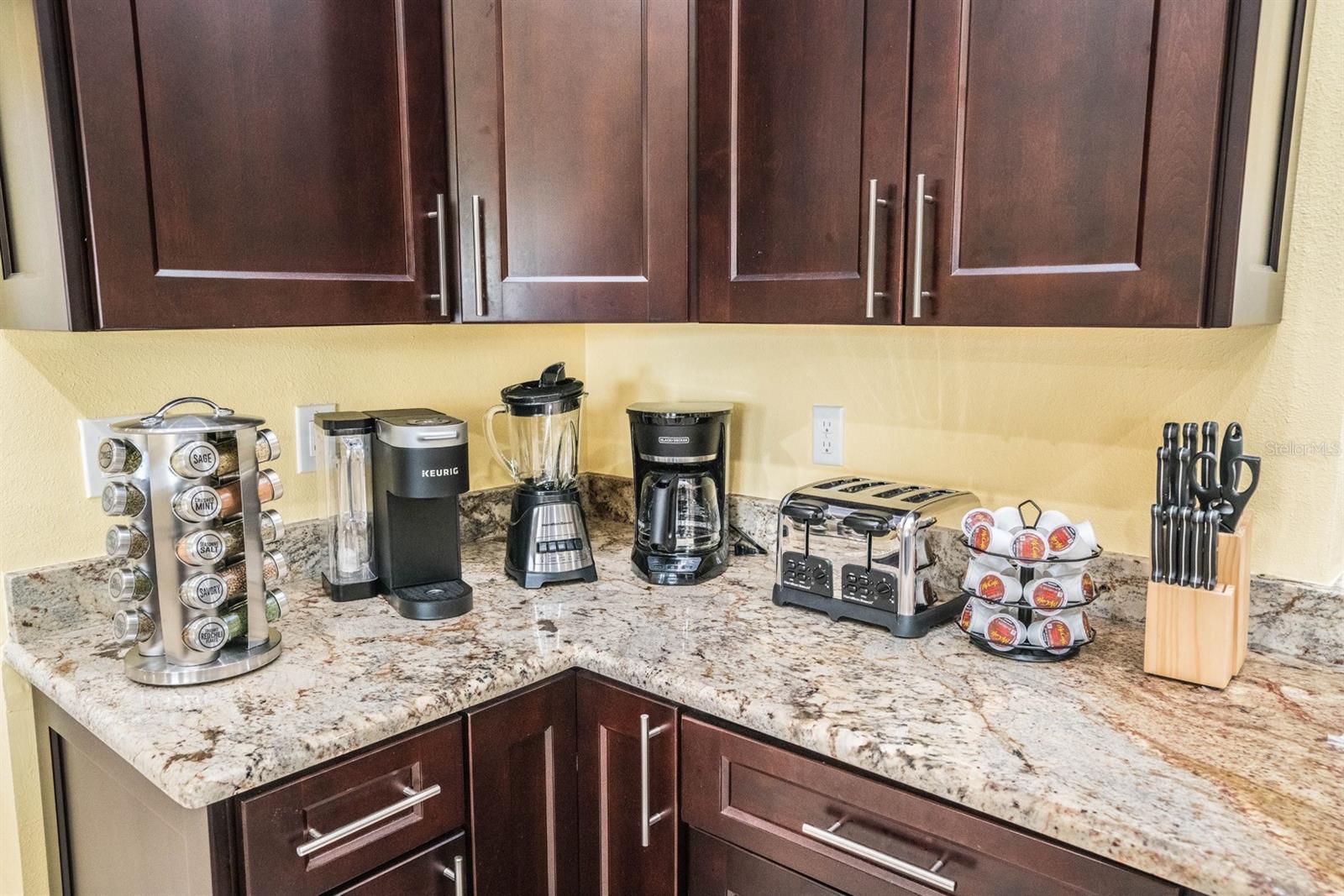 APOLLO BEACH UNIT SIX - Residential