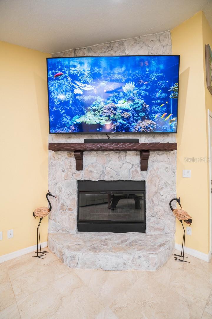 APOLLO BEACH UNIT SIX - Residential