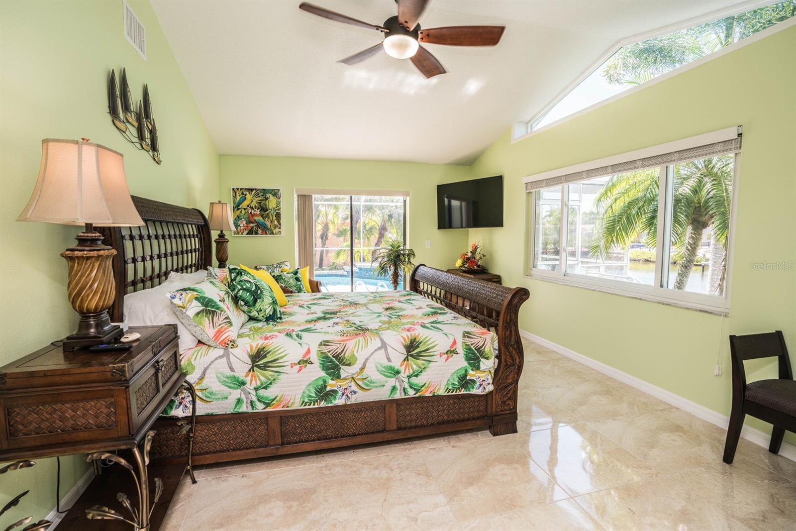 APOLLO BEACH UNIT SIX - Residential