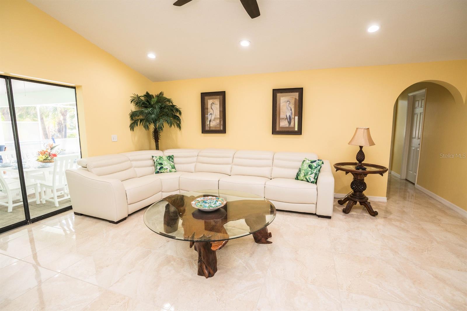 APOLLO BEACH UNIT SIX - Residential