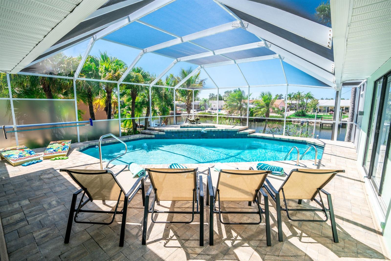 APOLLO BEACH UNIT SIX - Residential