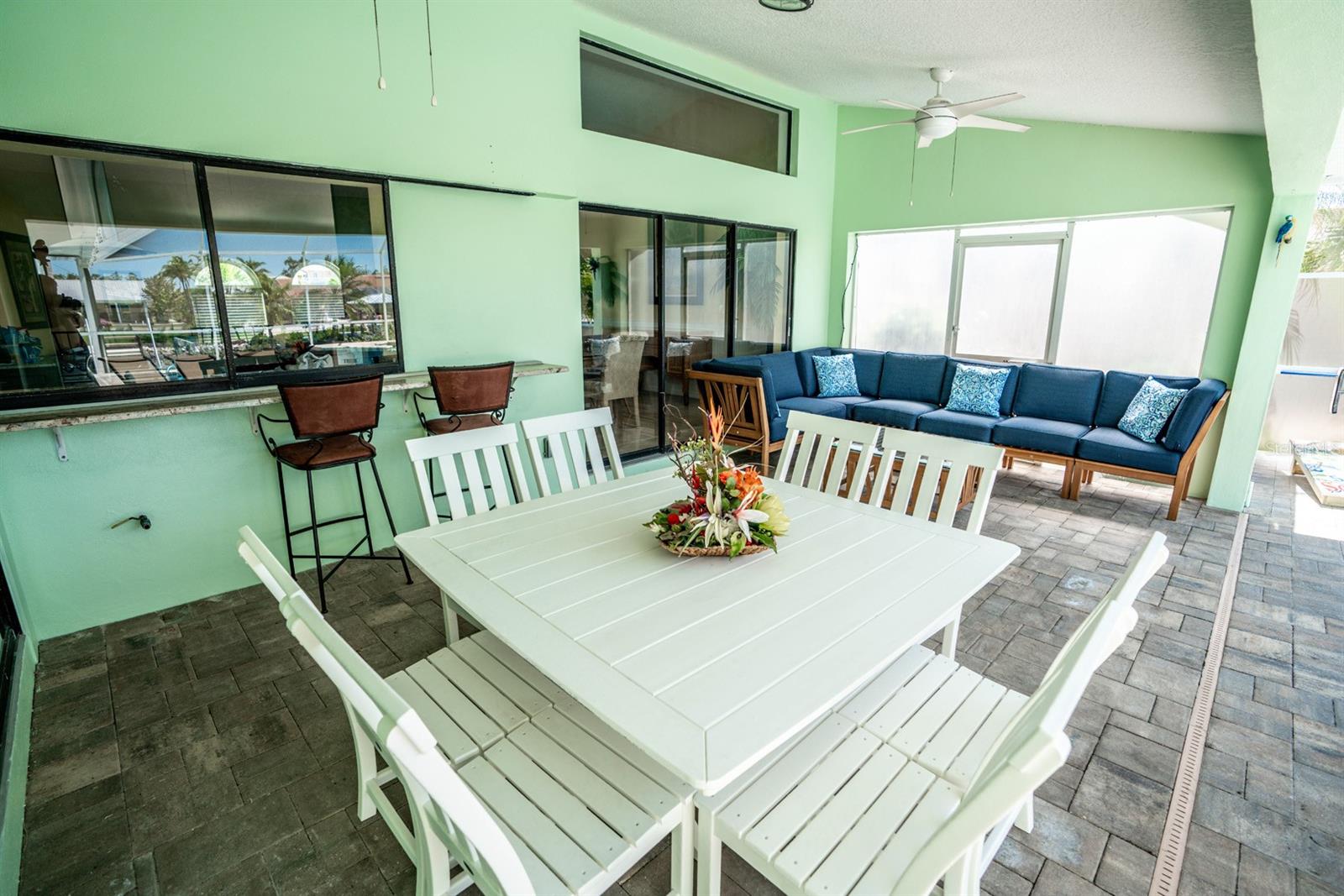 APOLLO BEACH UNIT SIX - Residential