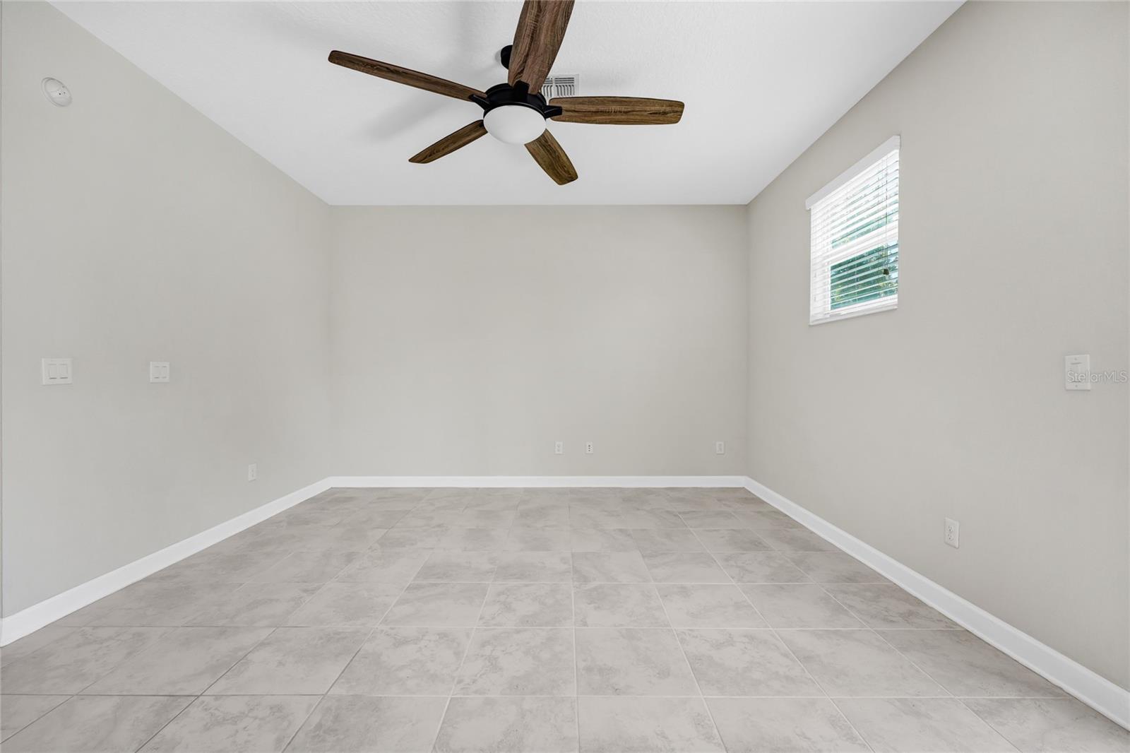 STOREY LAKE TR K - Residential