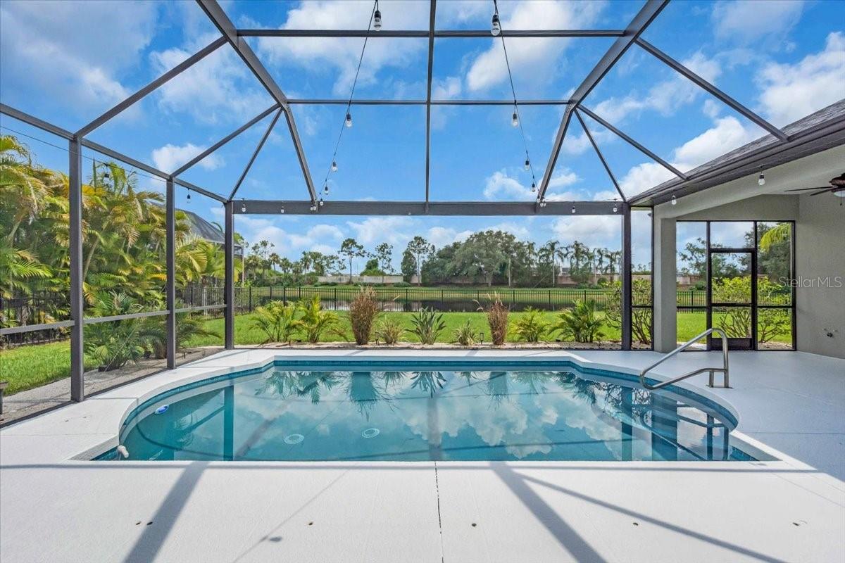 1438 BRAMBLING COURT