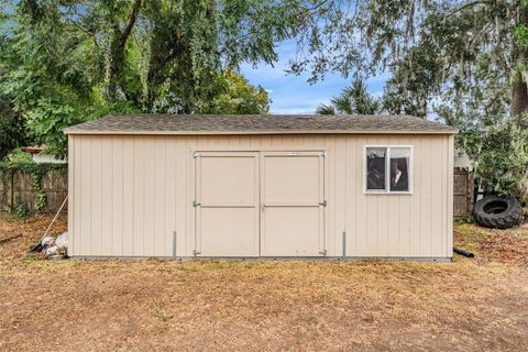 A home in VALRICO