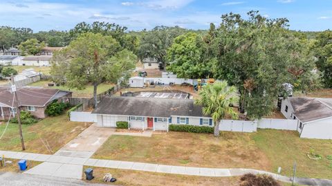 A home in VALRICO