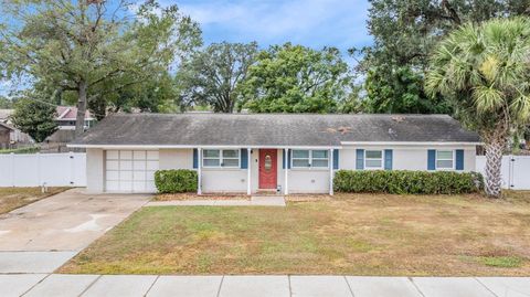 A home in VALRICO