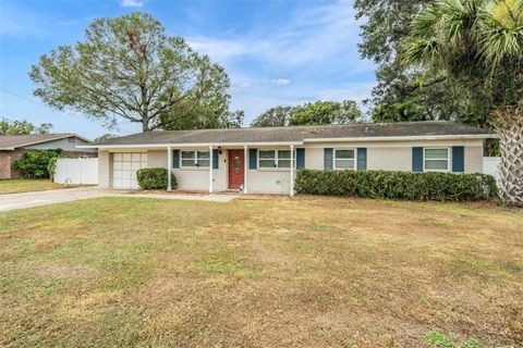 A home in VALRICO