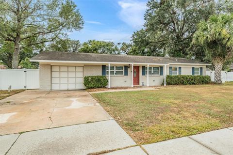 A home in VALRICO