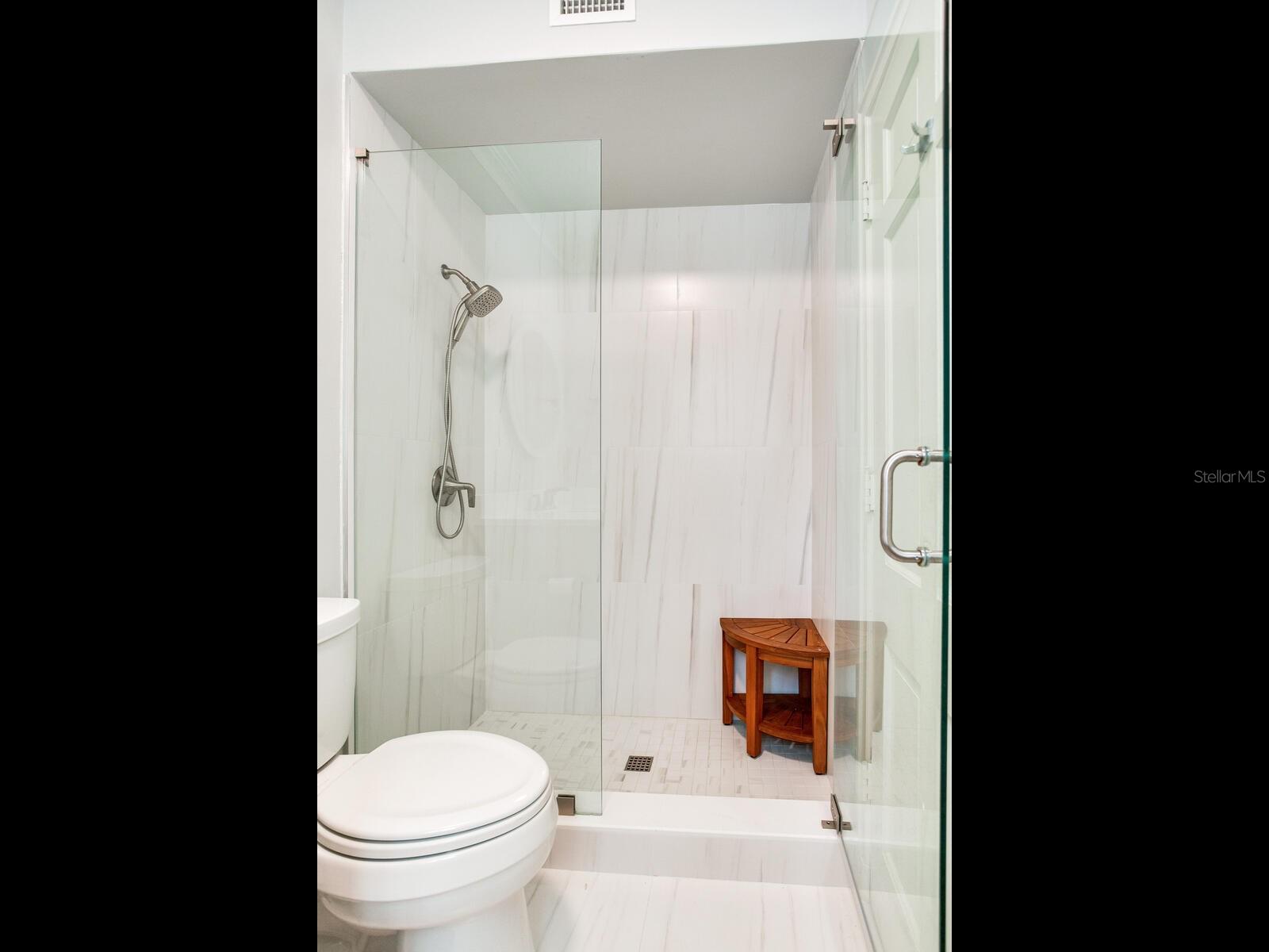 GOLF VIEW PARK 11 PAGE 72 - Residential Lease