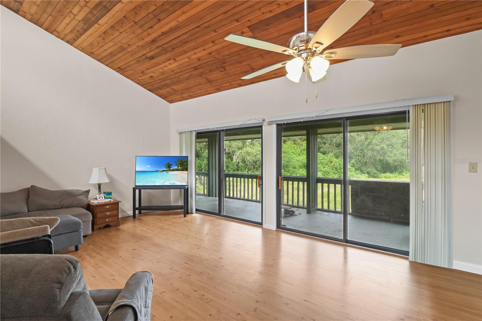 GRENELEFE CAMELOT CONDO UNIT 05 PH 01 - Residential