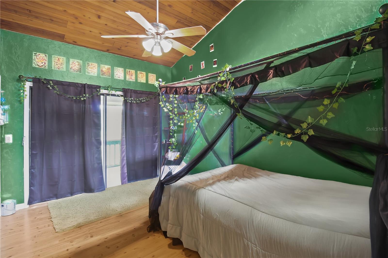 GRENELEFE CAMELOT CONDO UNIT 05 PH 01 - Residential