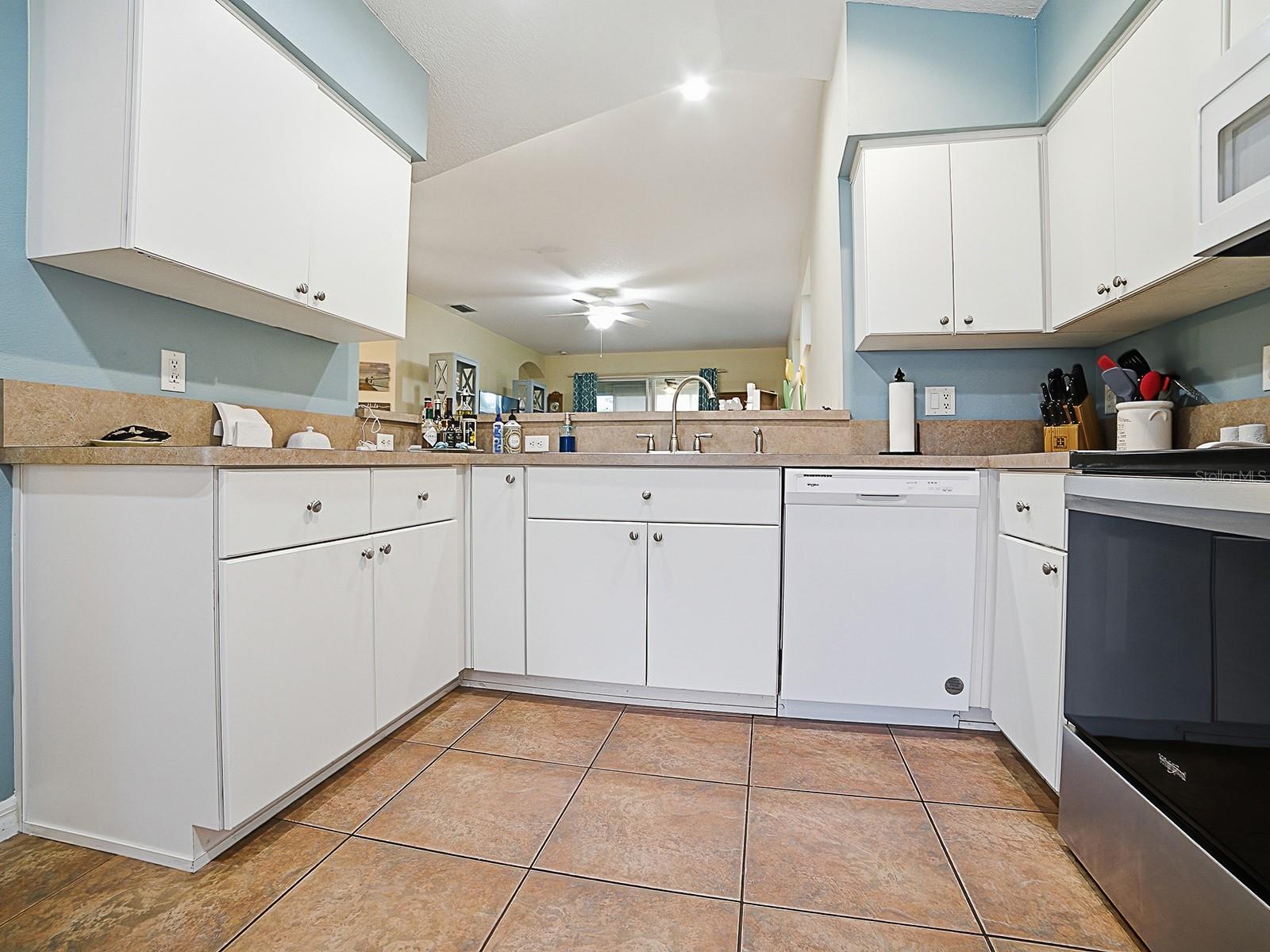 ROYAL HARBOR - Residential