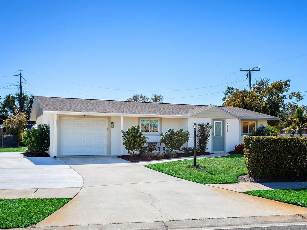 Photo of 5354 Knollwood Place, Sarasota, FL 34232 (MLS # A4680534)