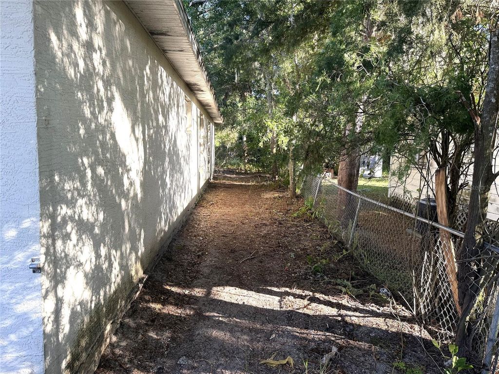 Photo of 250 Willow Place, Ormond Beach, FL 32174 (MLS # V4948564)